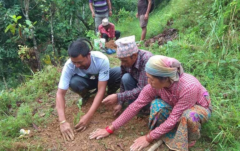 Demonstrate solution to mitigate human-primate conflict (HPC) in marginalized and ethnic communities at Seti corridor